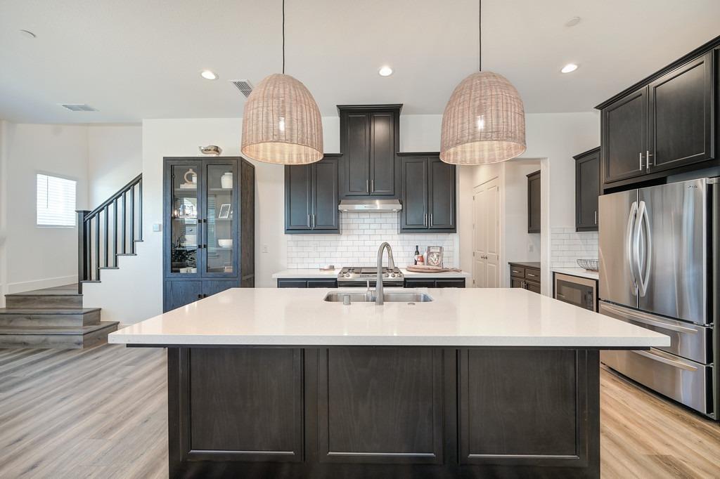 2326 Bronze Star Way