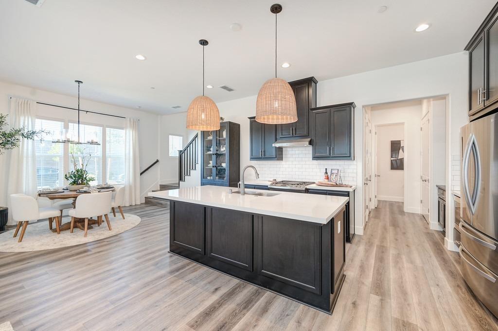 2326 Bronze Star Way