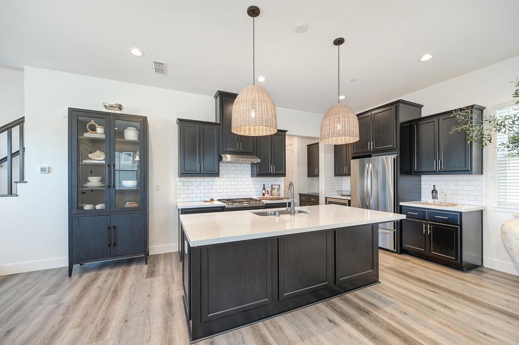 2326 Bronze Star Way