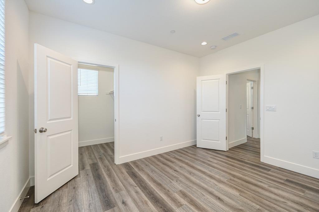 2326 Bronze Star Way