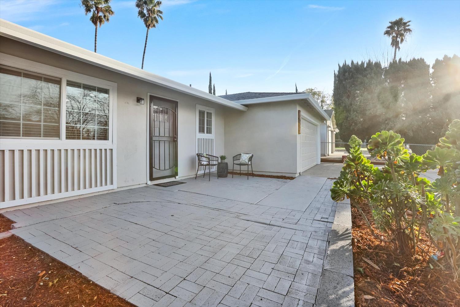 7412 Larchmont Drive