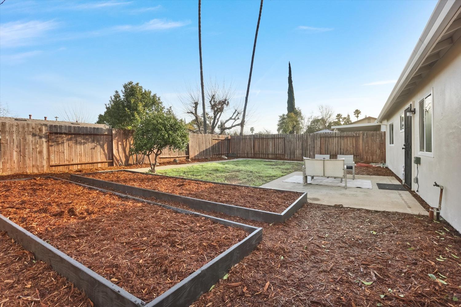 7412 Larchmont Drive