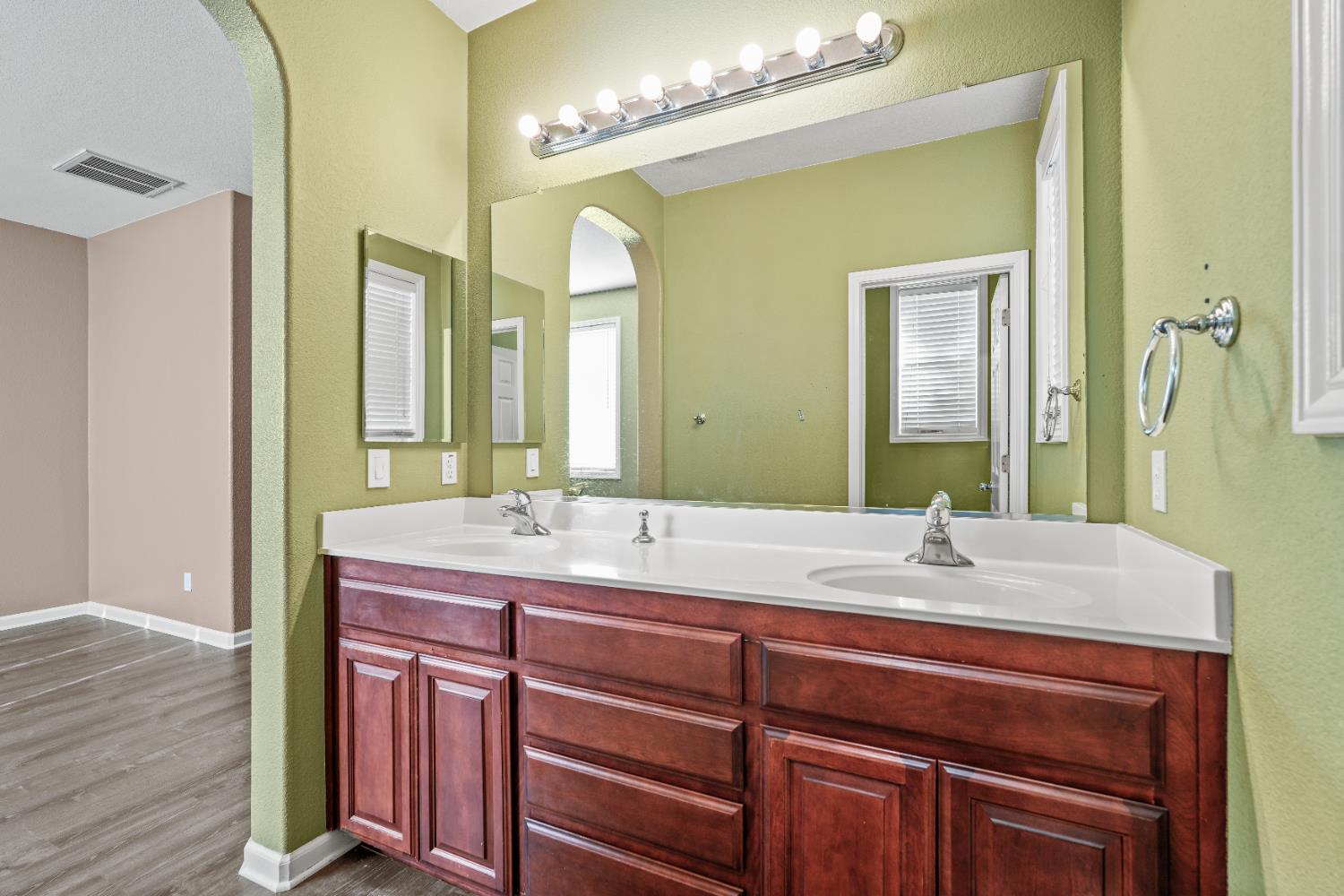 429 Arlingdale Circle