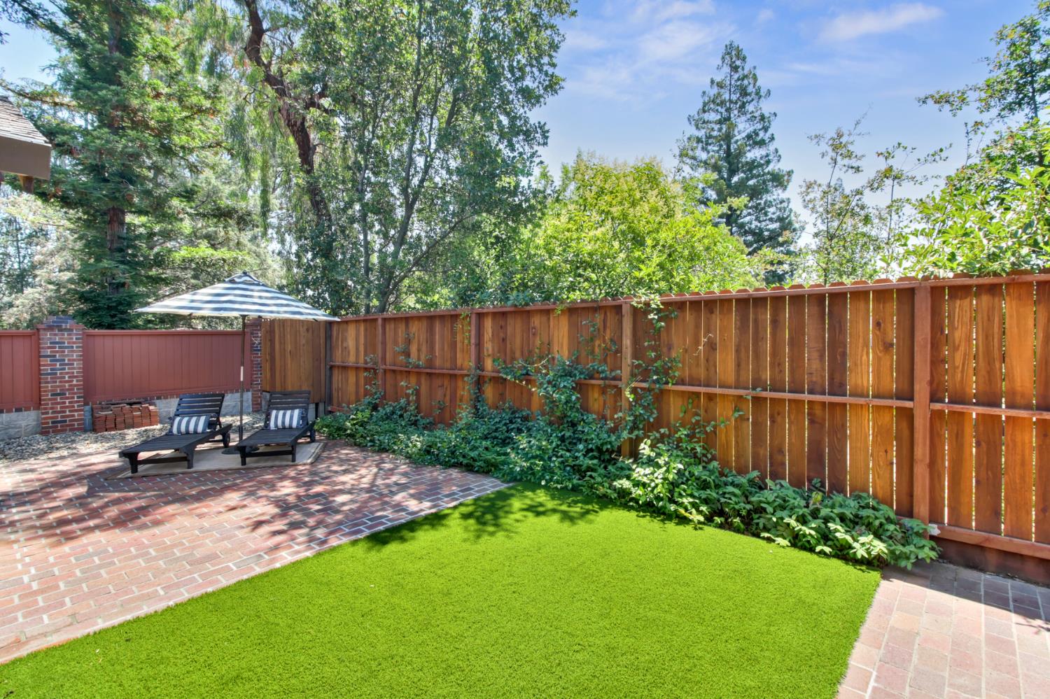 7916 Laurelridge Court