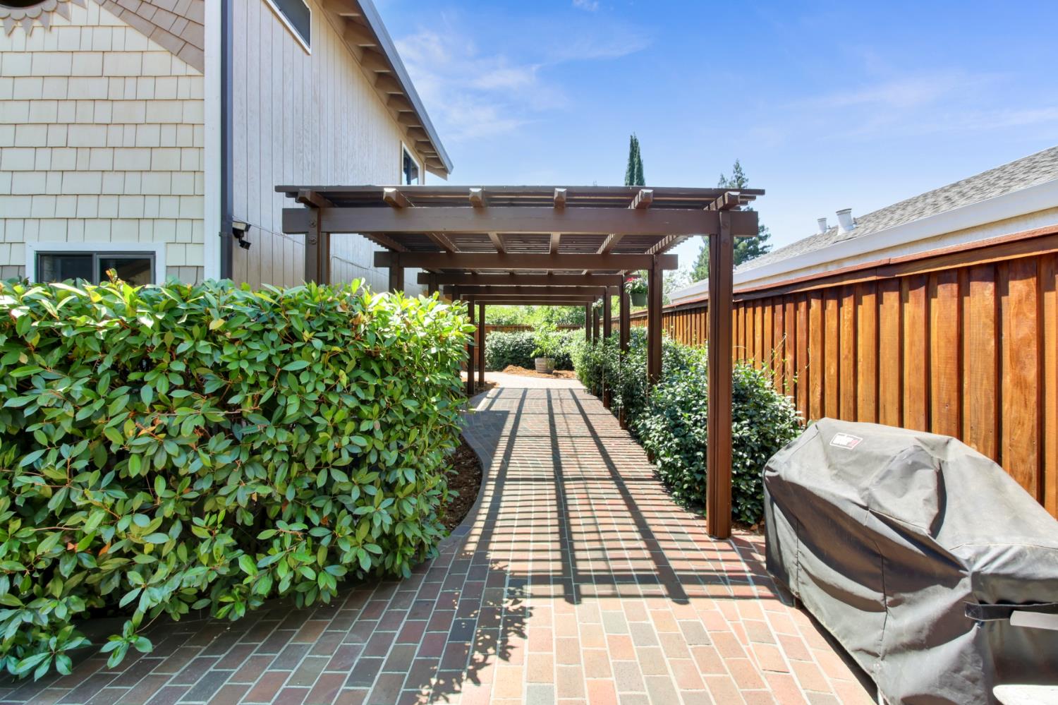 7916 Laurelridge Court