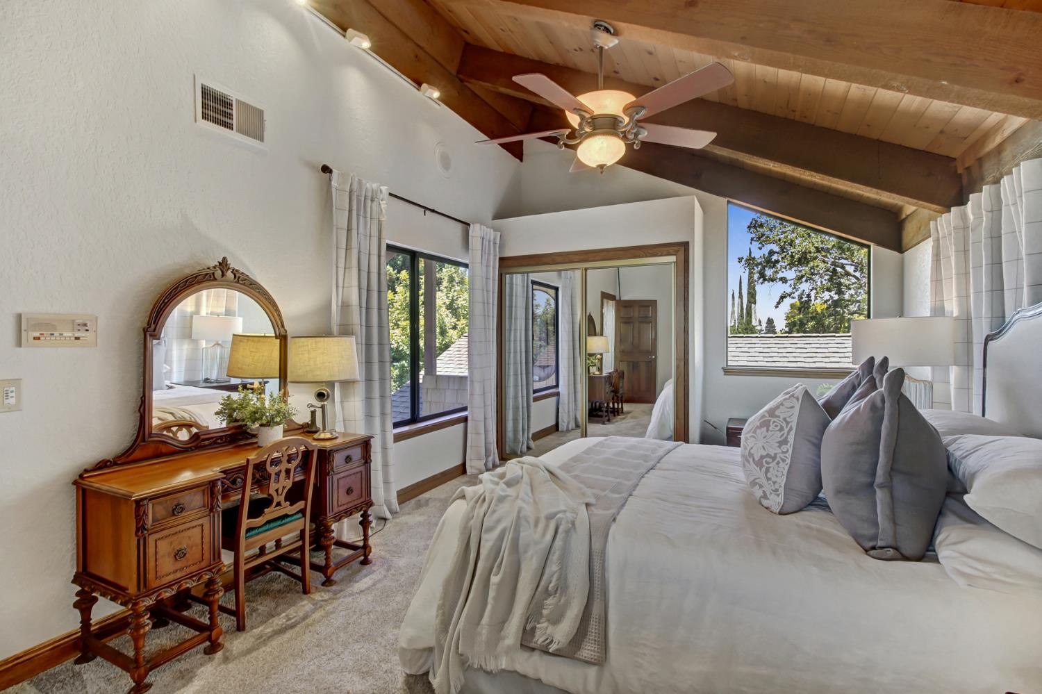 7916 Laurelridge Court
