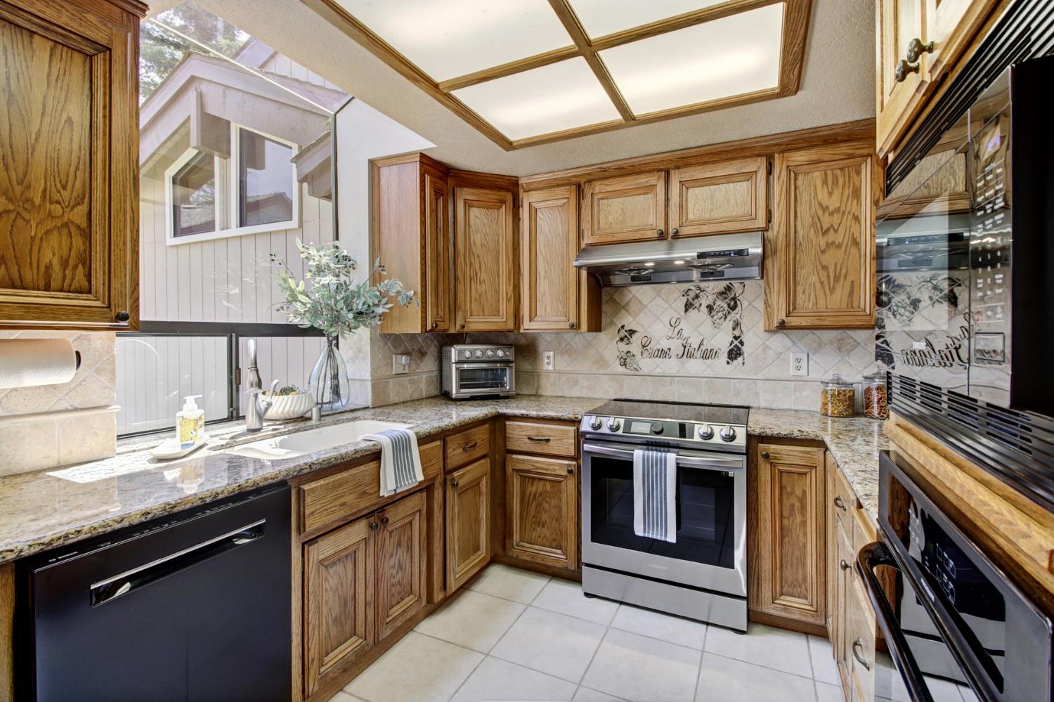 7916 Laurelridge Court