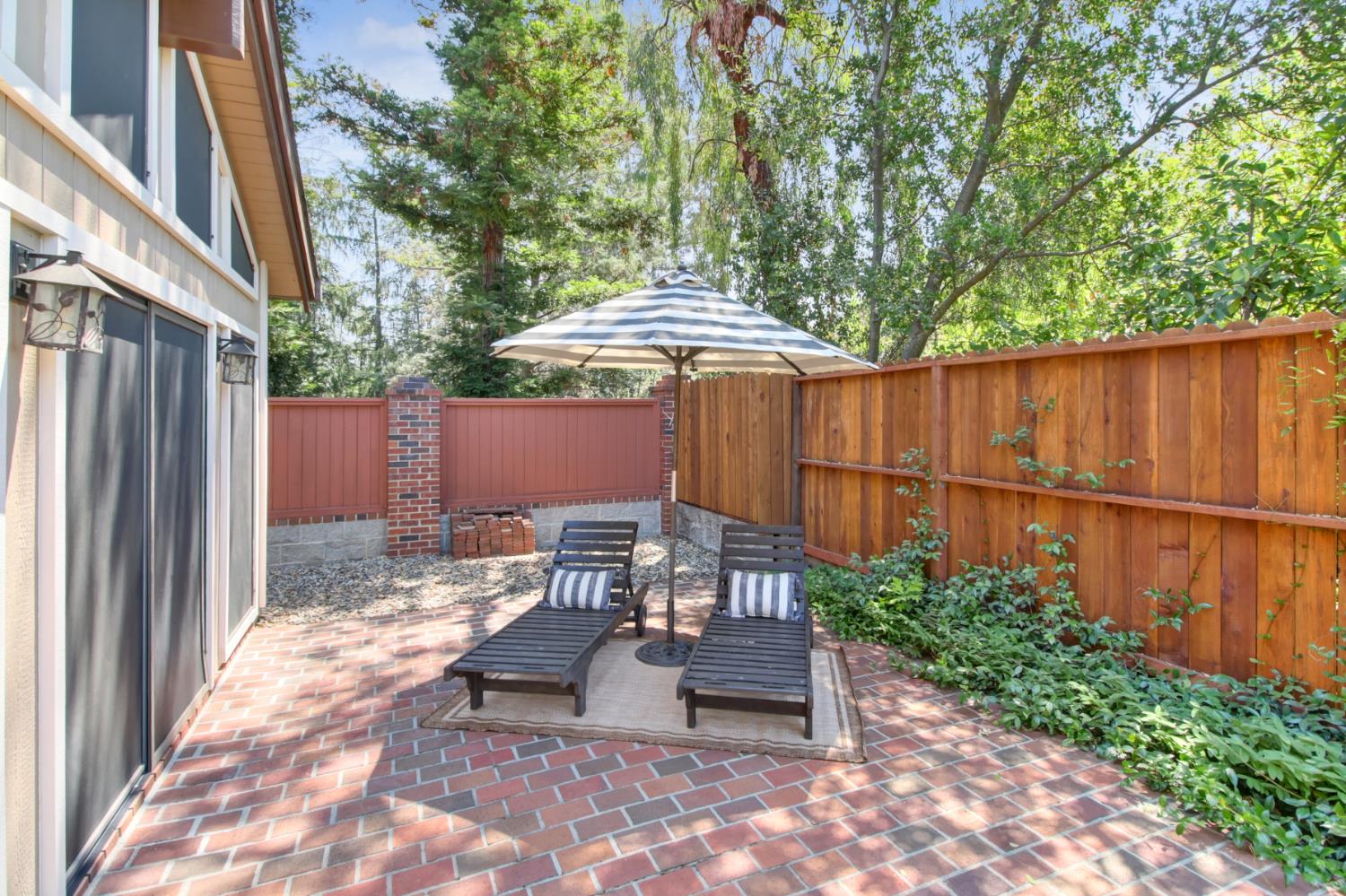 7916 Laurelridge Court