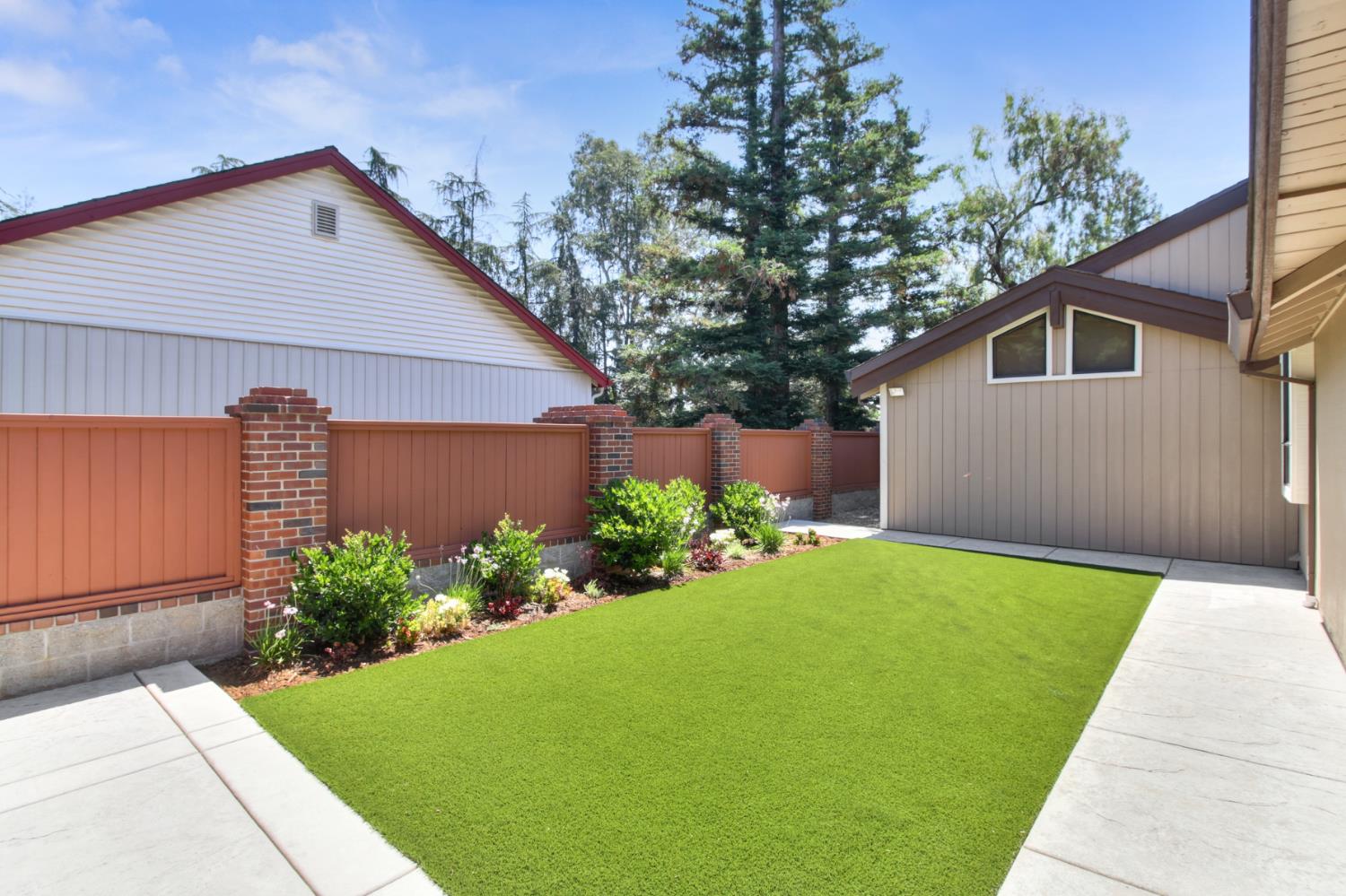 7916 Laurelridge Court