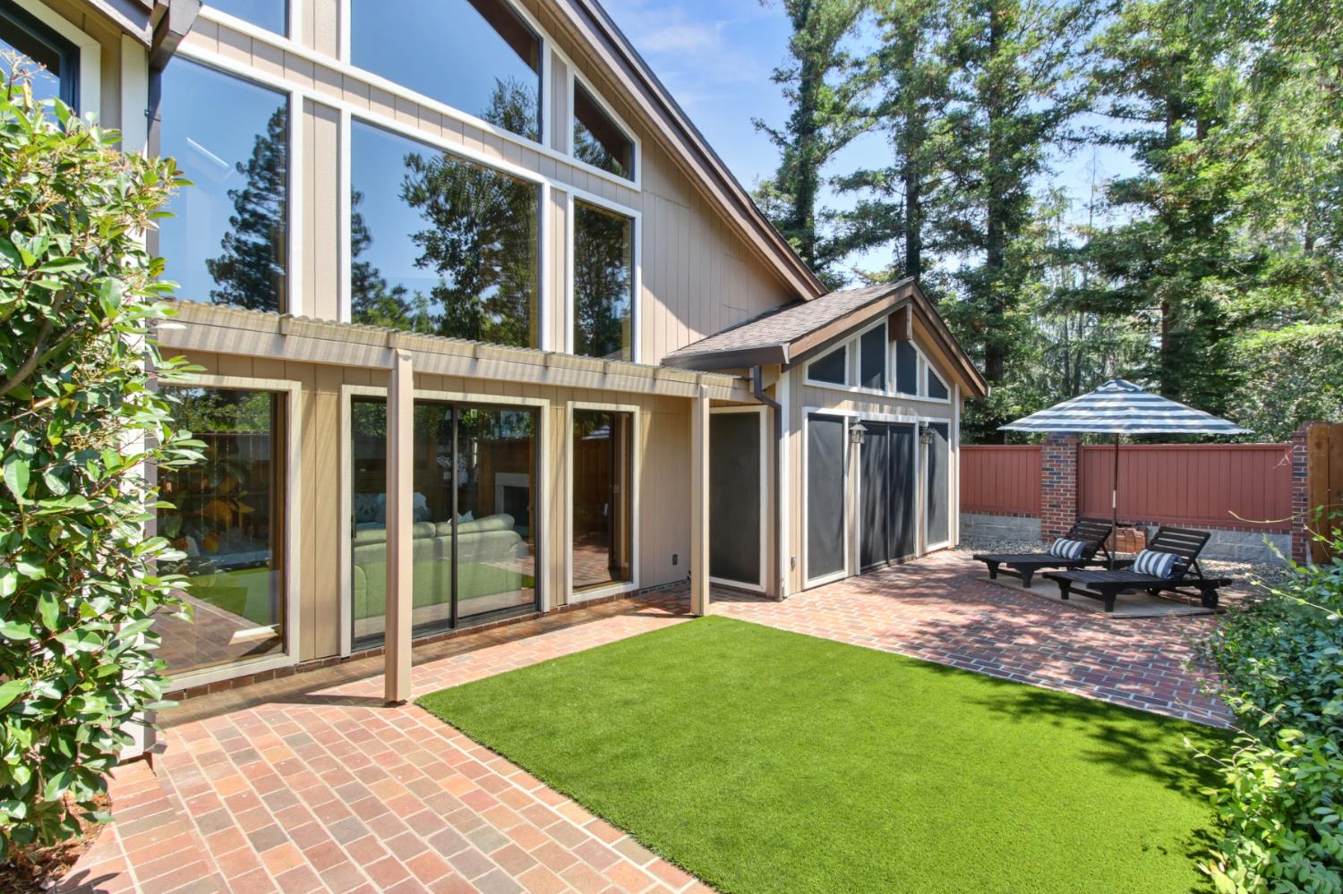 7916 Laurelridge Court