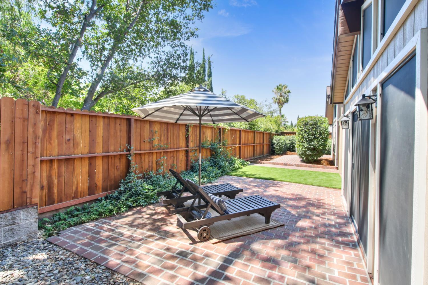 7916 Laurelridge Court