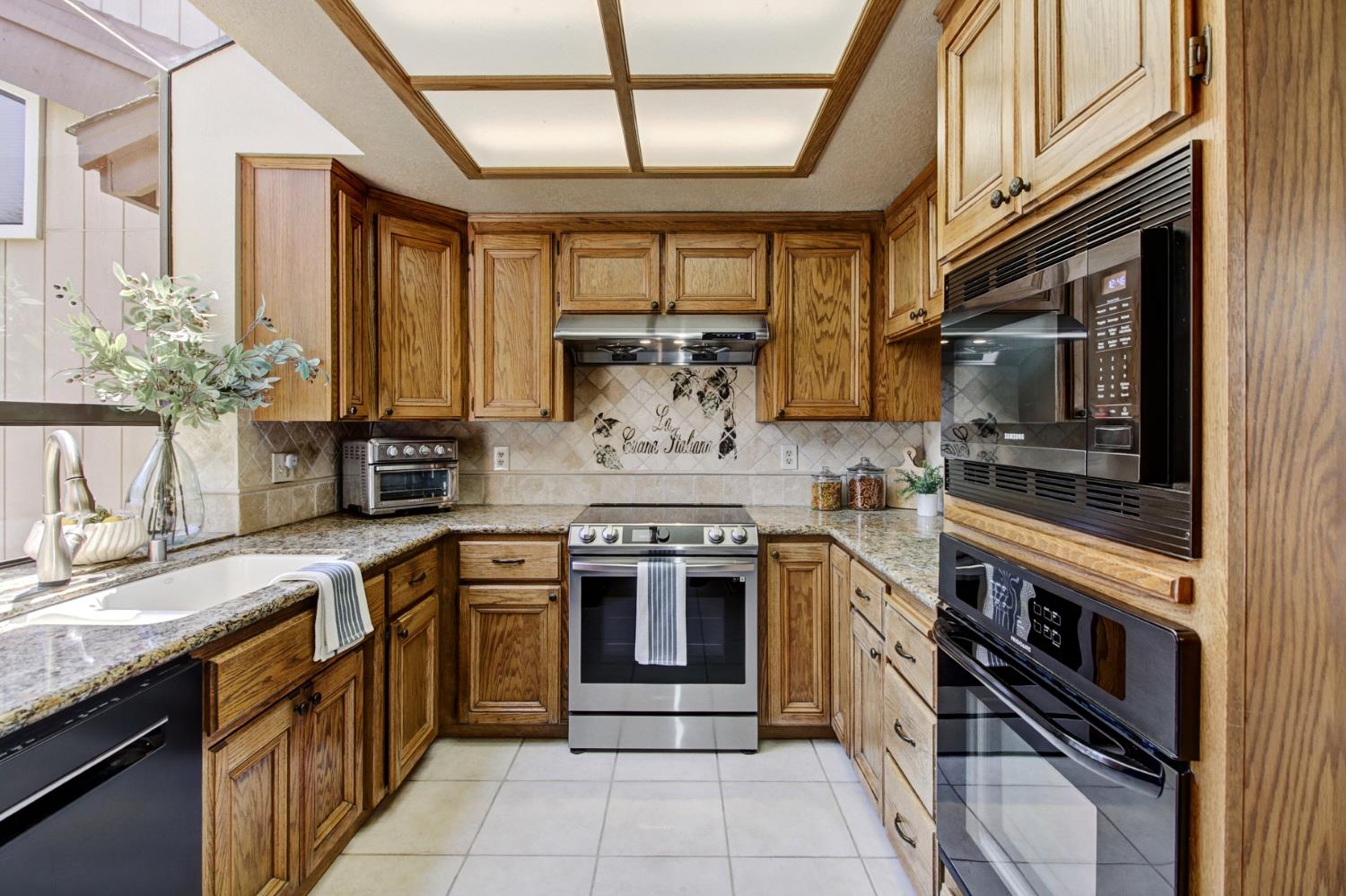 7916 Laurelridge Court