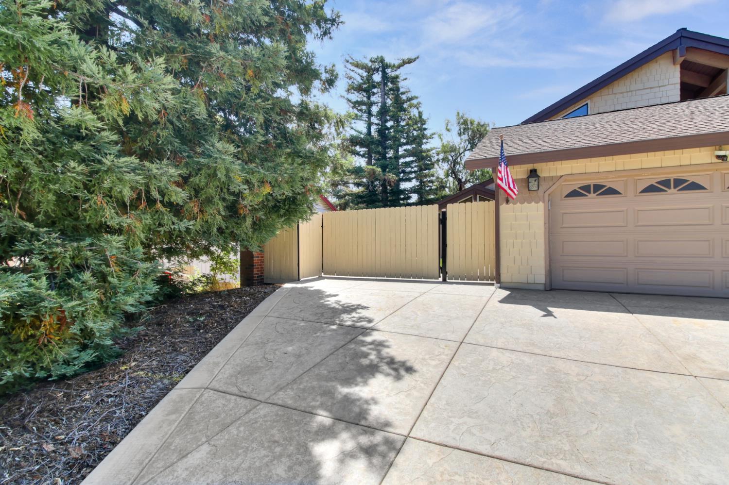7916 Laurelridge Court