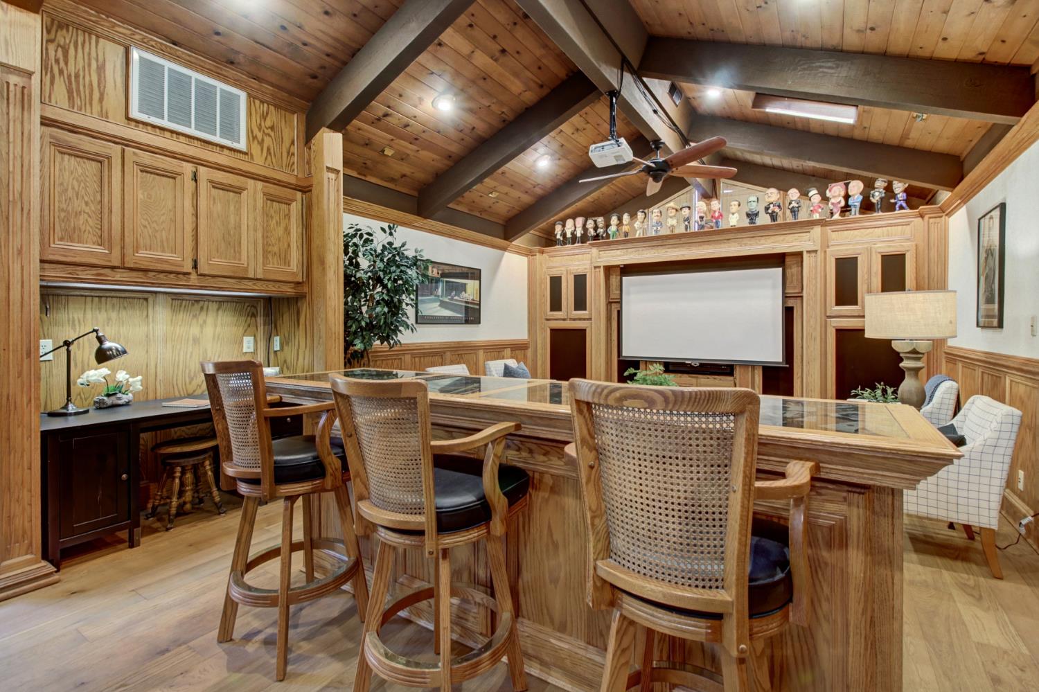 7916 Laurelridge Court
