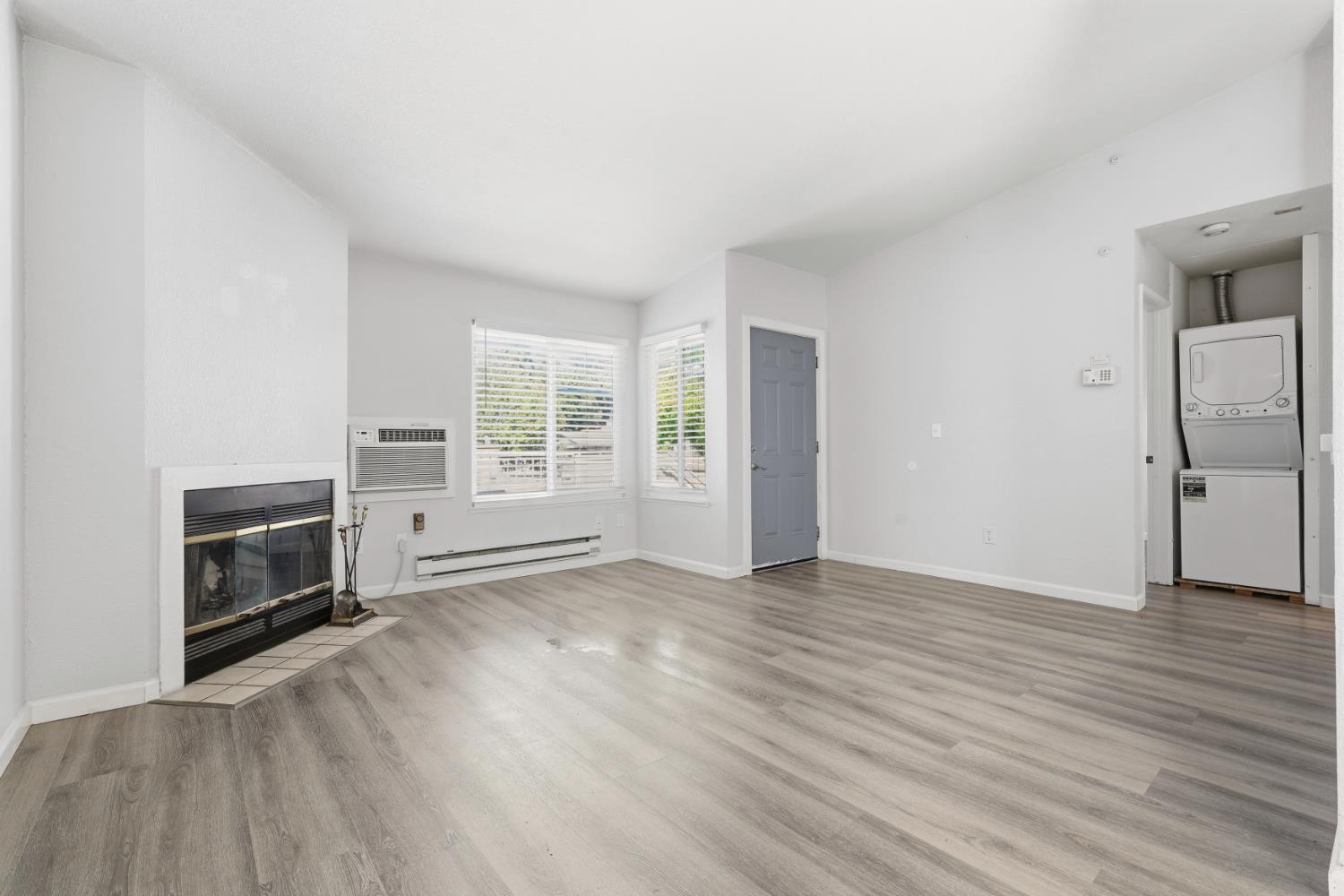 3 Lancaster Circle 209