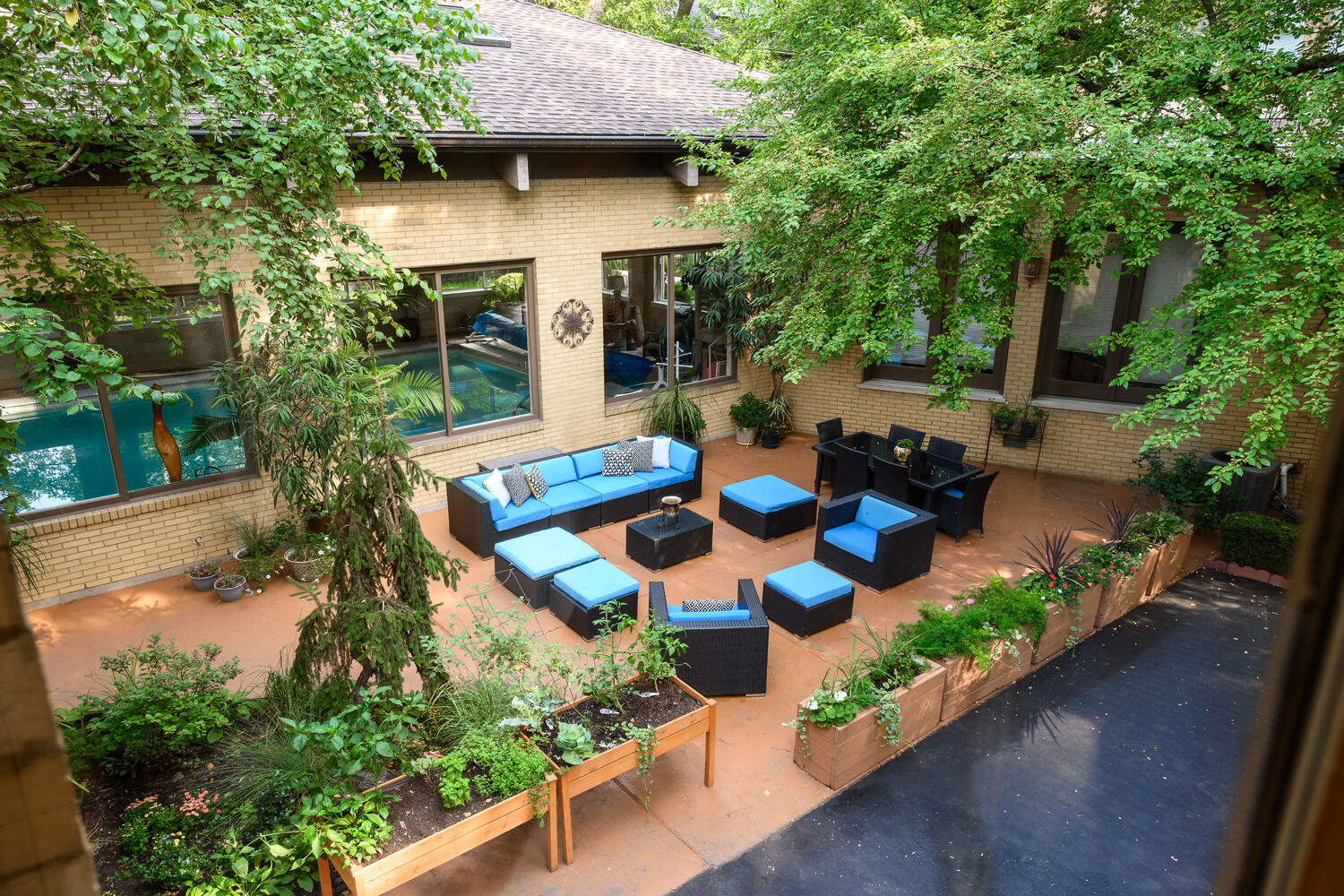 538 W Hawthorne Place Unit: CH