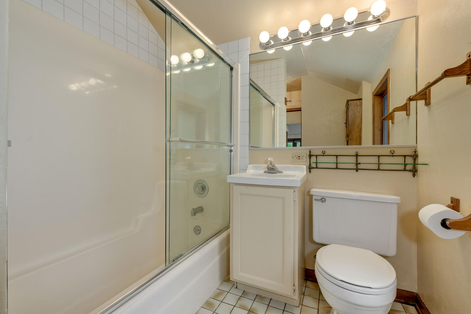 538 W Hawthorne Place Unit: CH