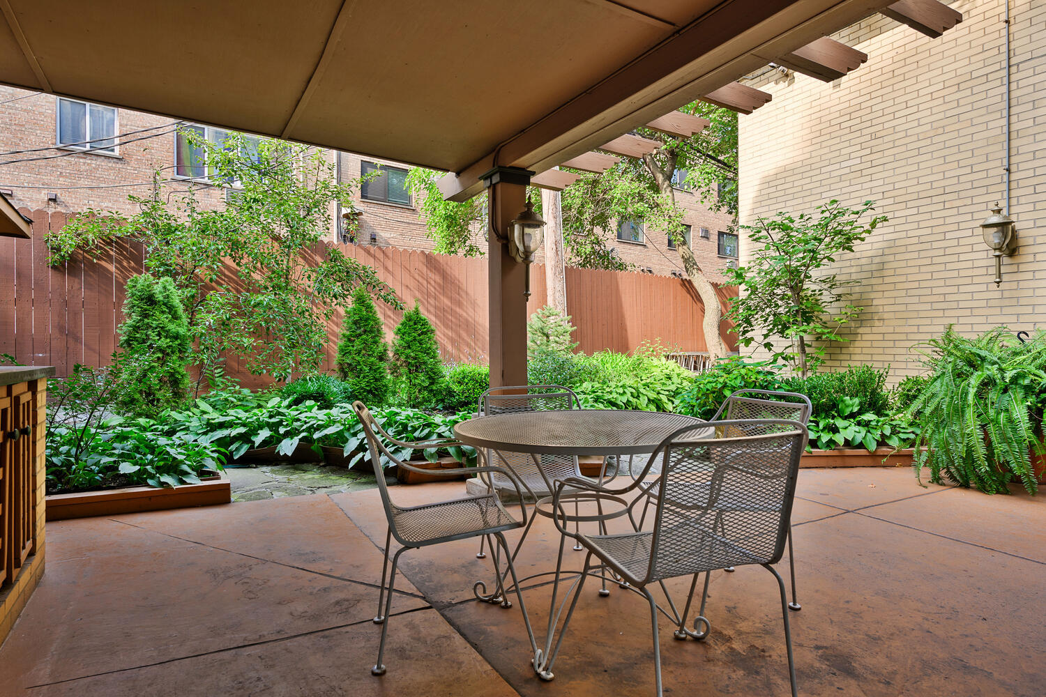 538 W Hawthorne Place Unit: CH