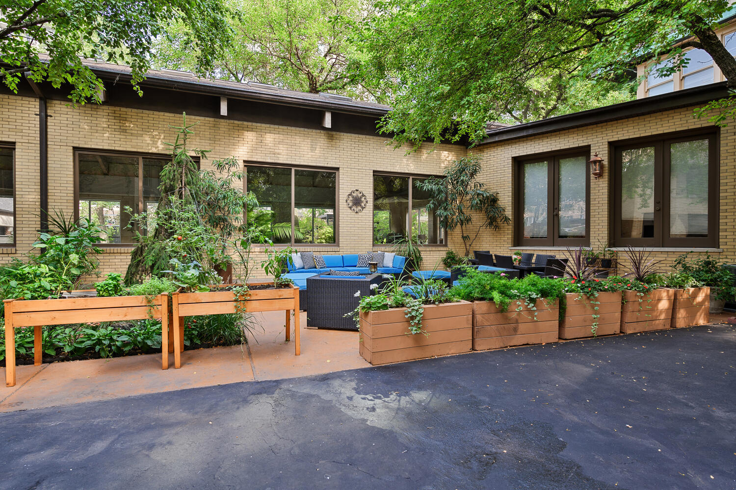 538 W Hawthorne Place Unit: CH