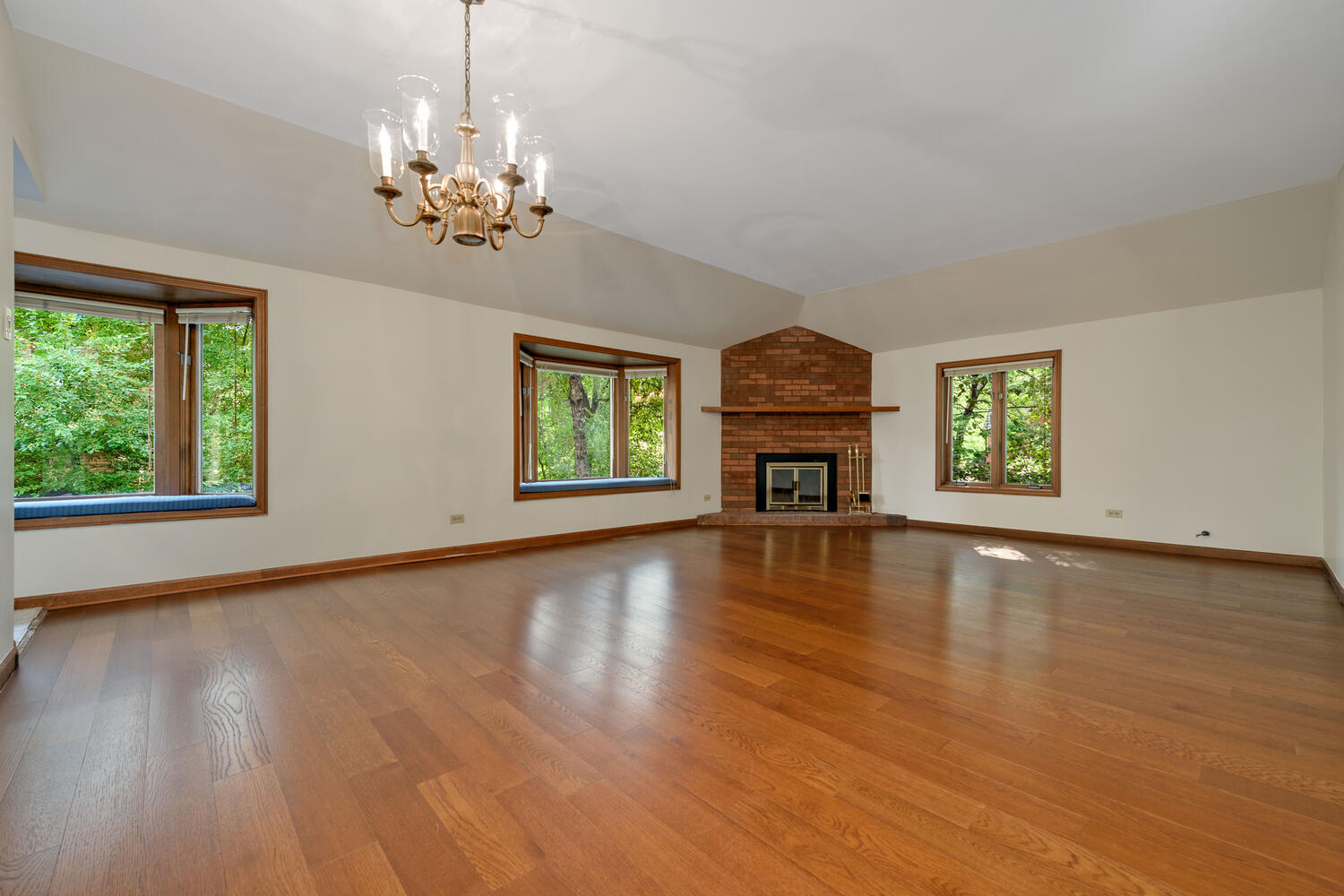 538 W Hawthorne Place Unit: CH