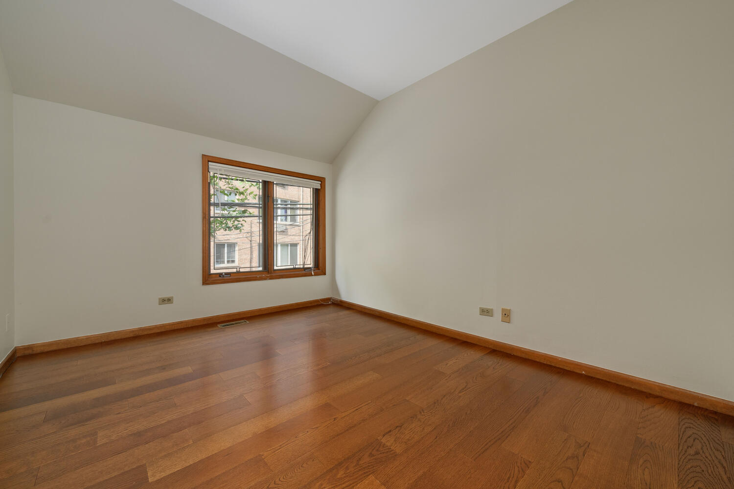 538 W Hawthorne Place Unit: CH