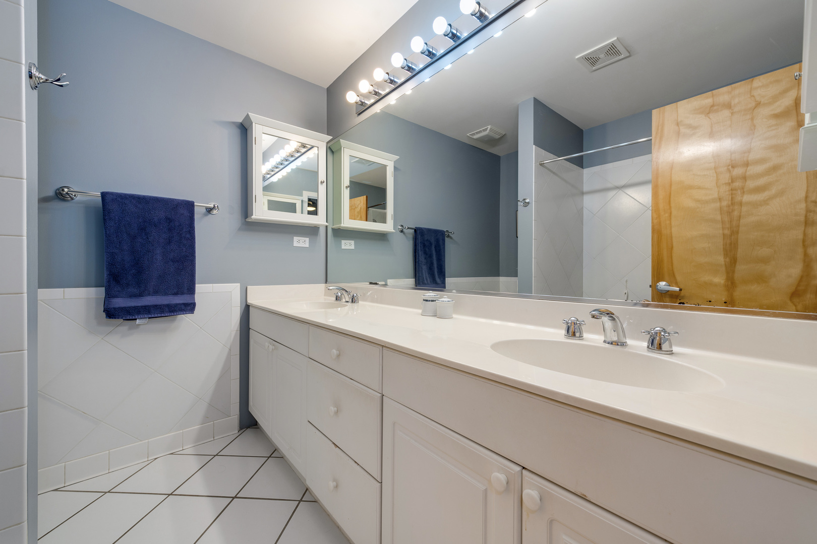 1813 S Clark Street Unit: 5