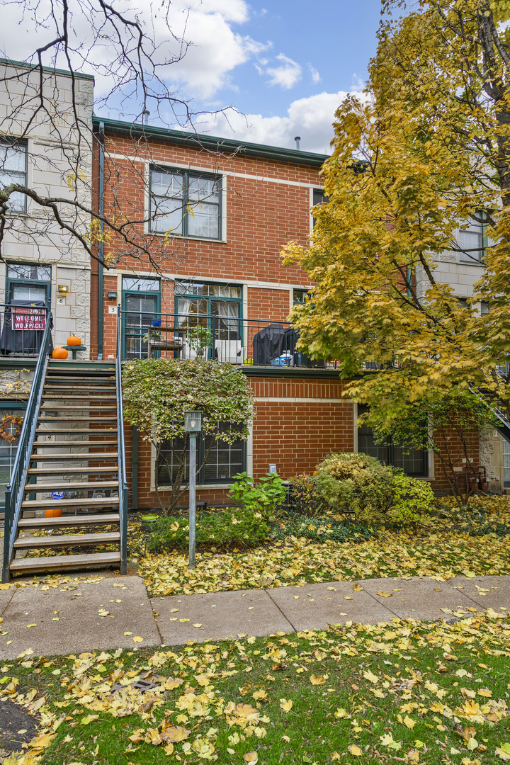 1813 S Clark Street Unit: 5
