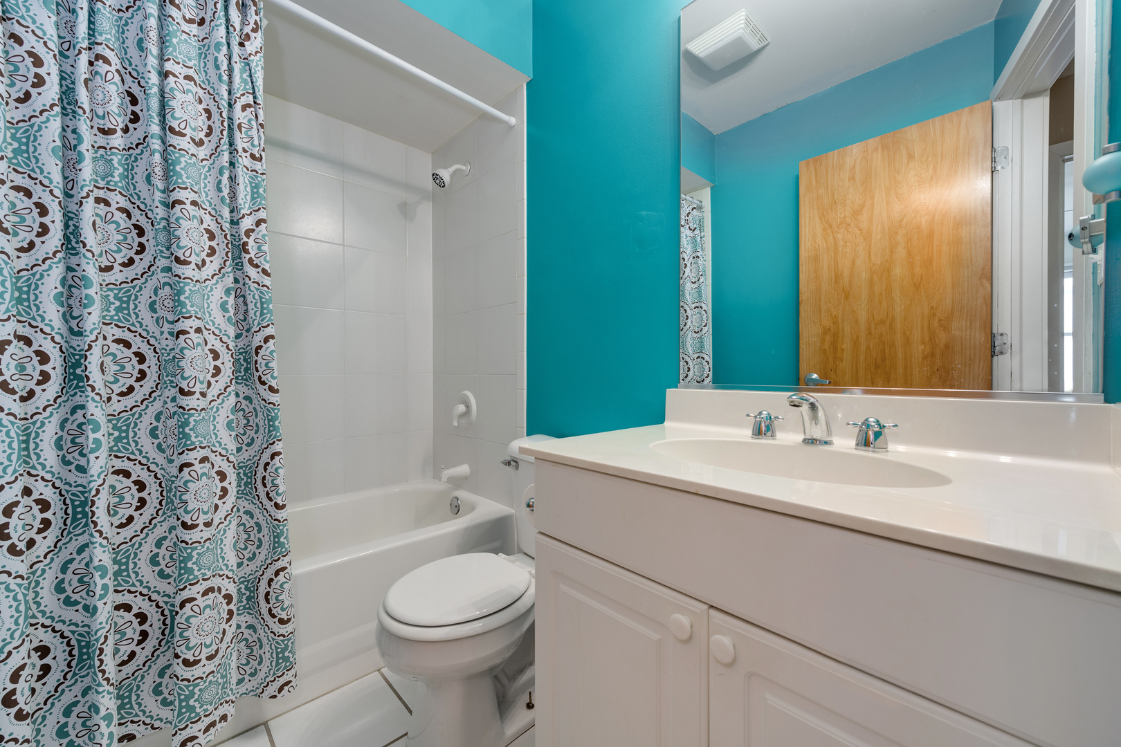 1813 S Clark Street Unit: 5