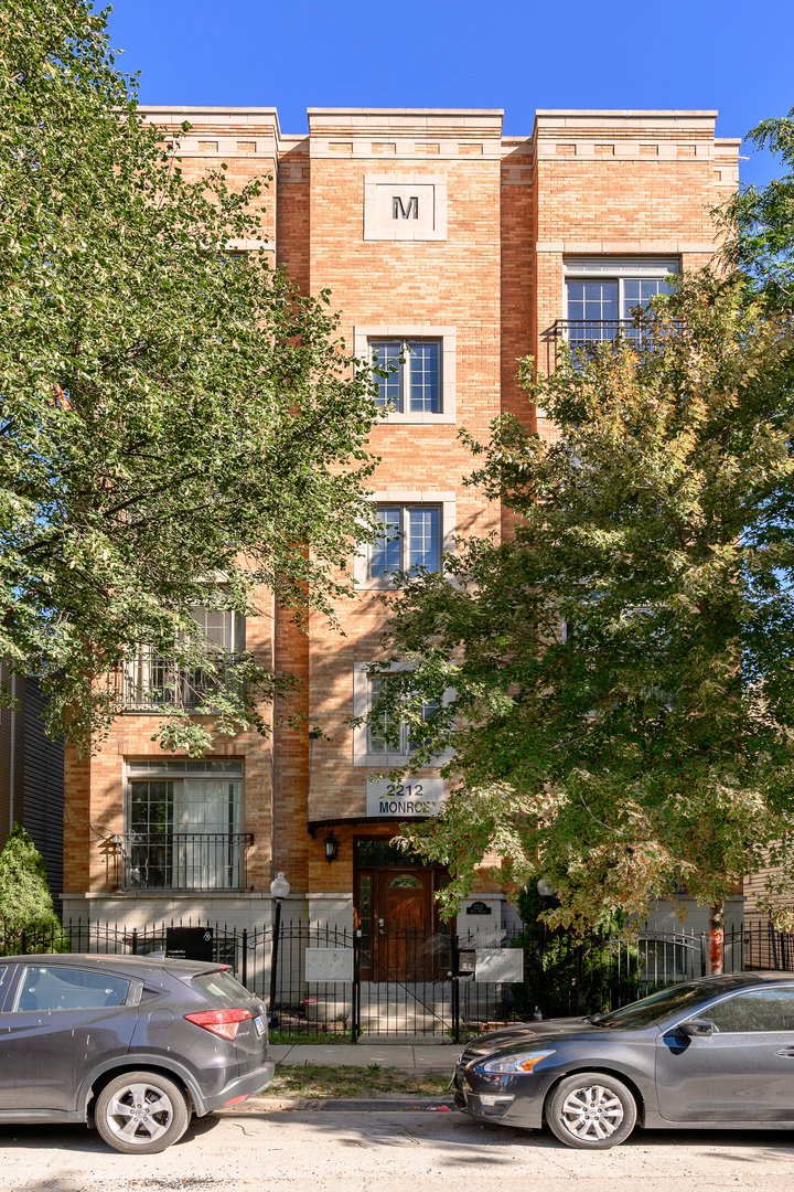 2212 W Monroe Street Unit: 4E