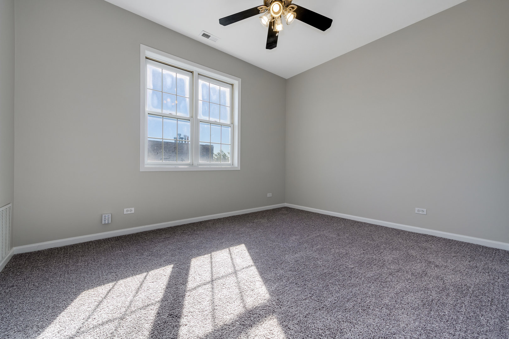 2212 W Monroe Street Unit: 4E