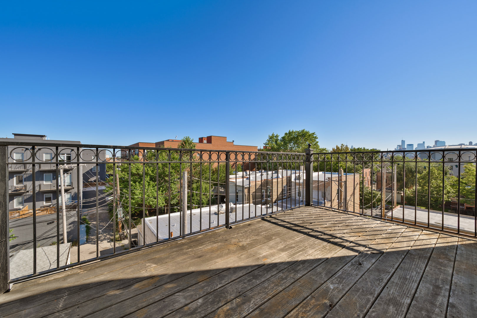 2212 W Monroe Street Unit: 4E