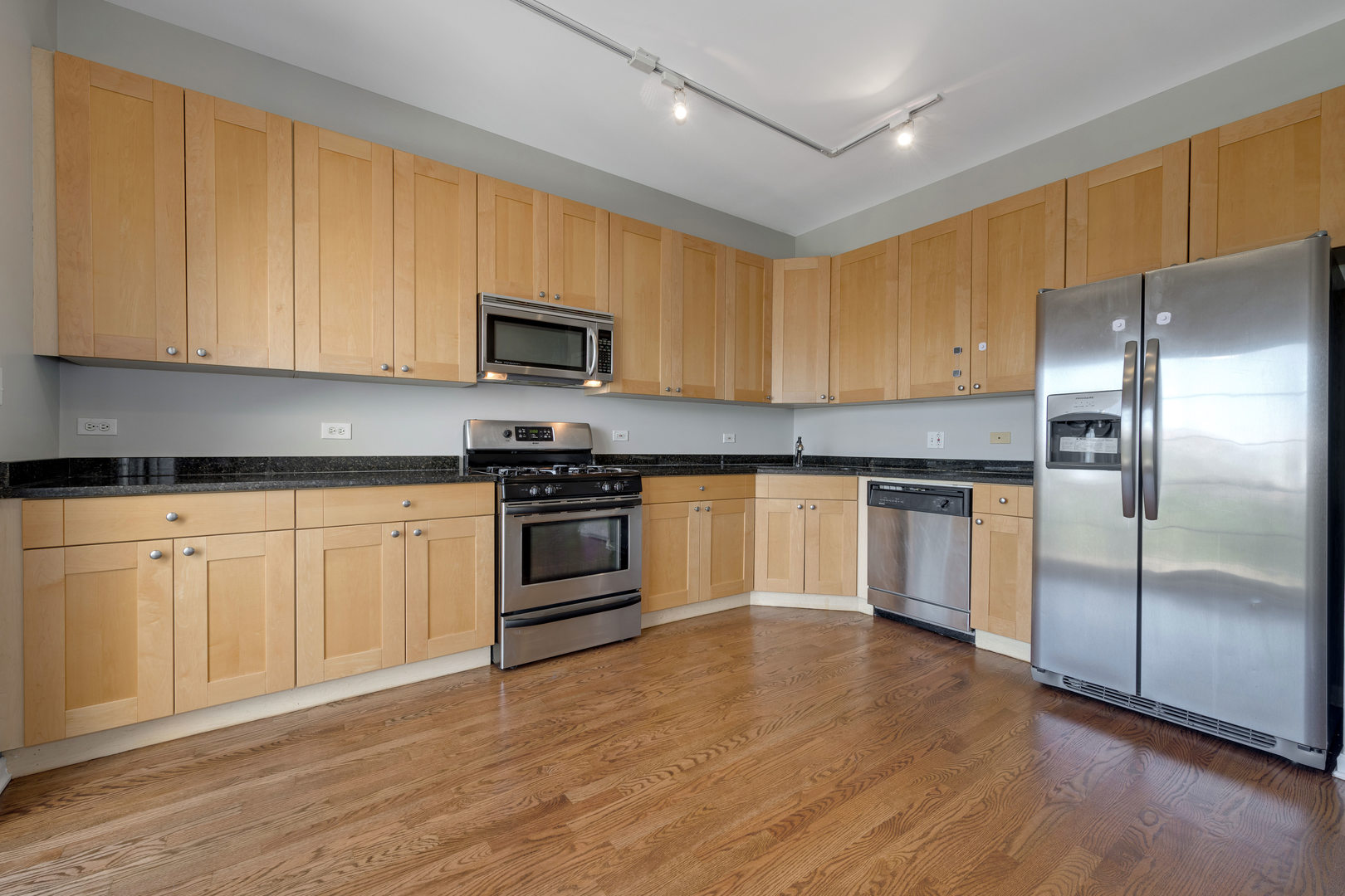 2212 W Monroe Street Unit: 4E