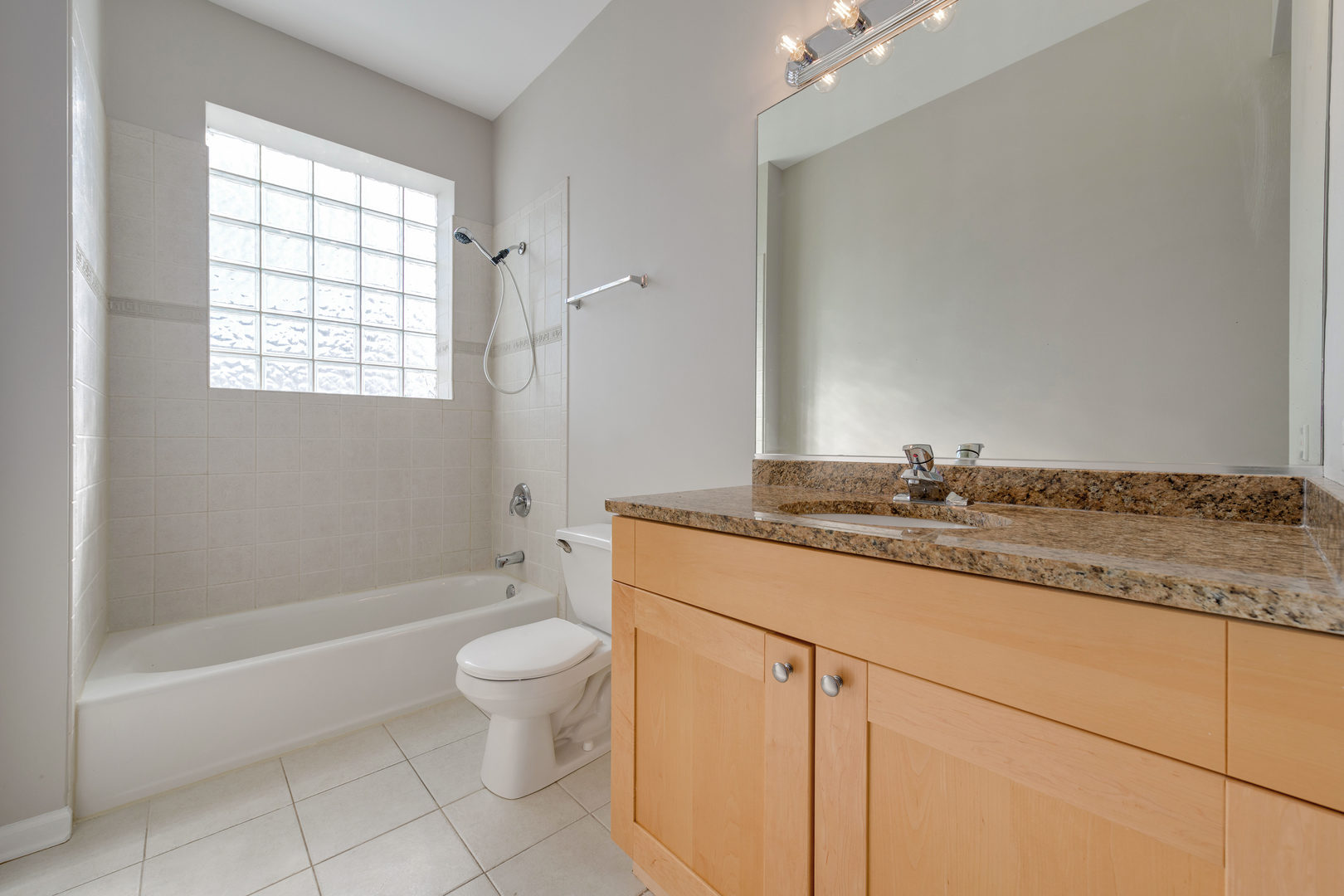 2212 W Monroe Street Unit: 4E
