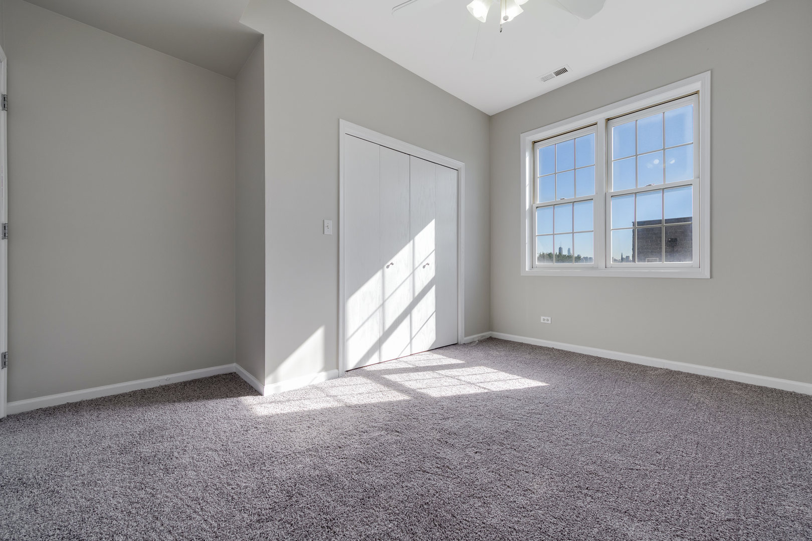 2212 W Monroe Street Unit: 4E