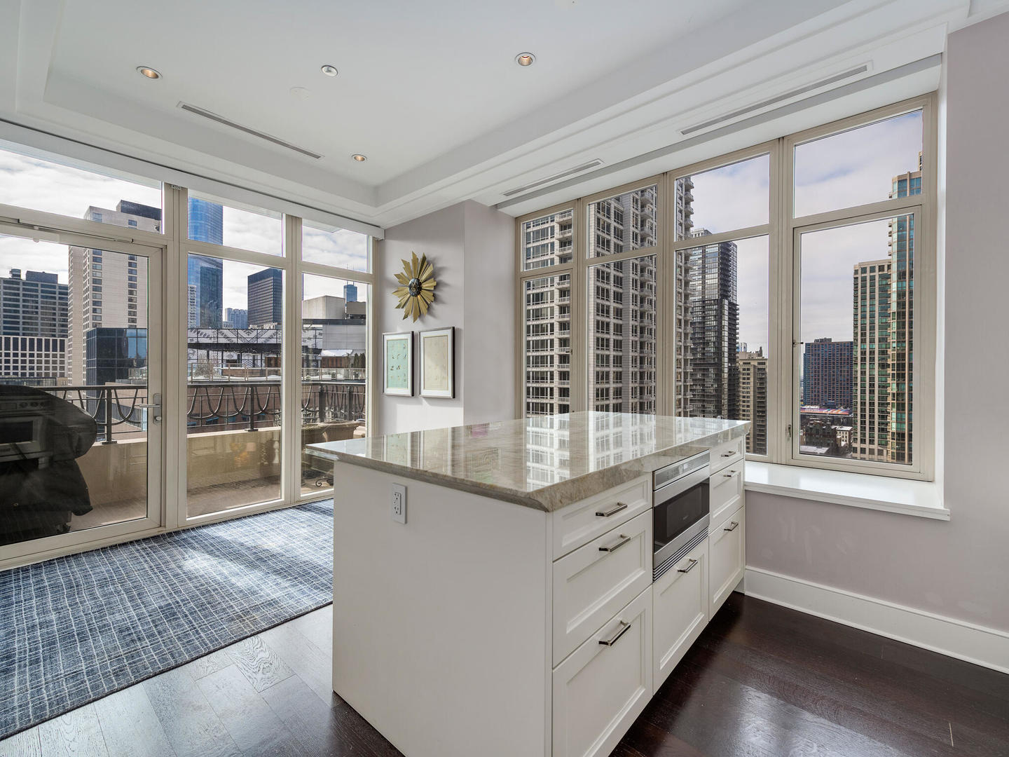 118 E Erie Street Unit: 24A
