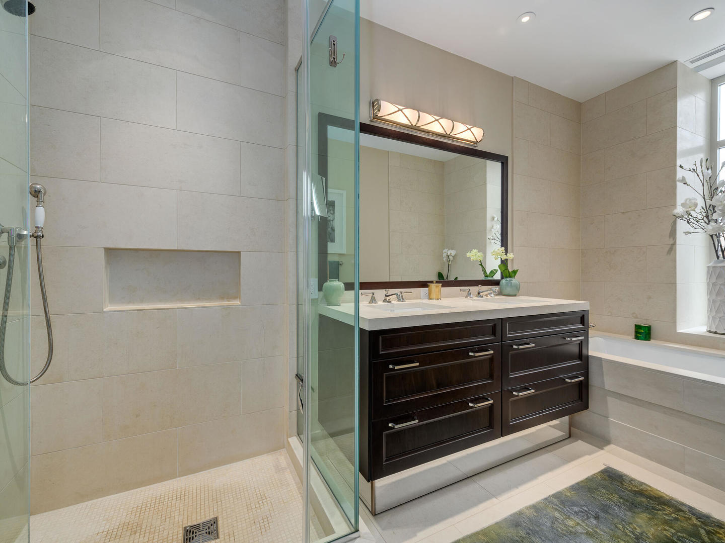 118 E Erie Street Unit: 24A