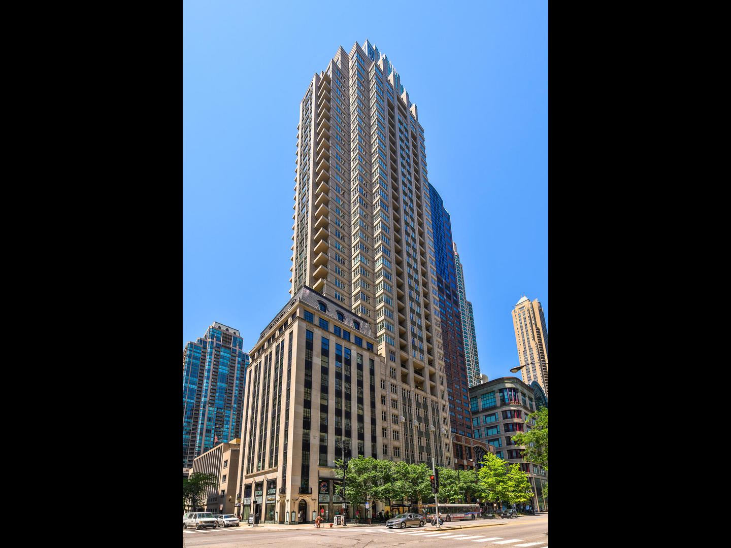 118 E Erie Street Unit: 24A