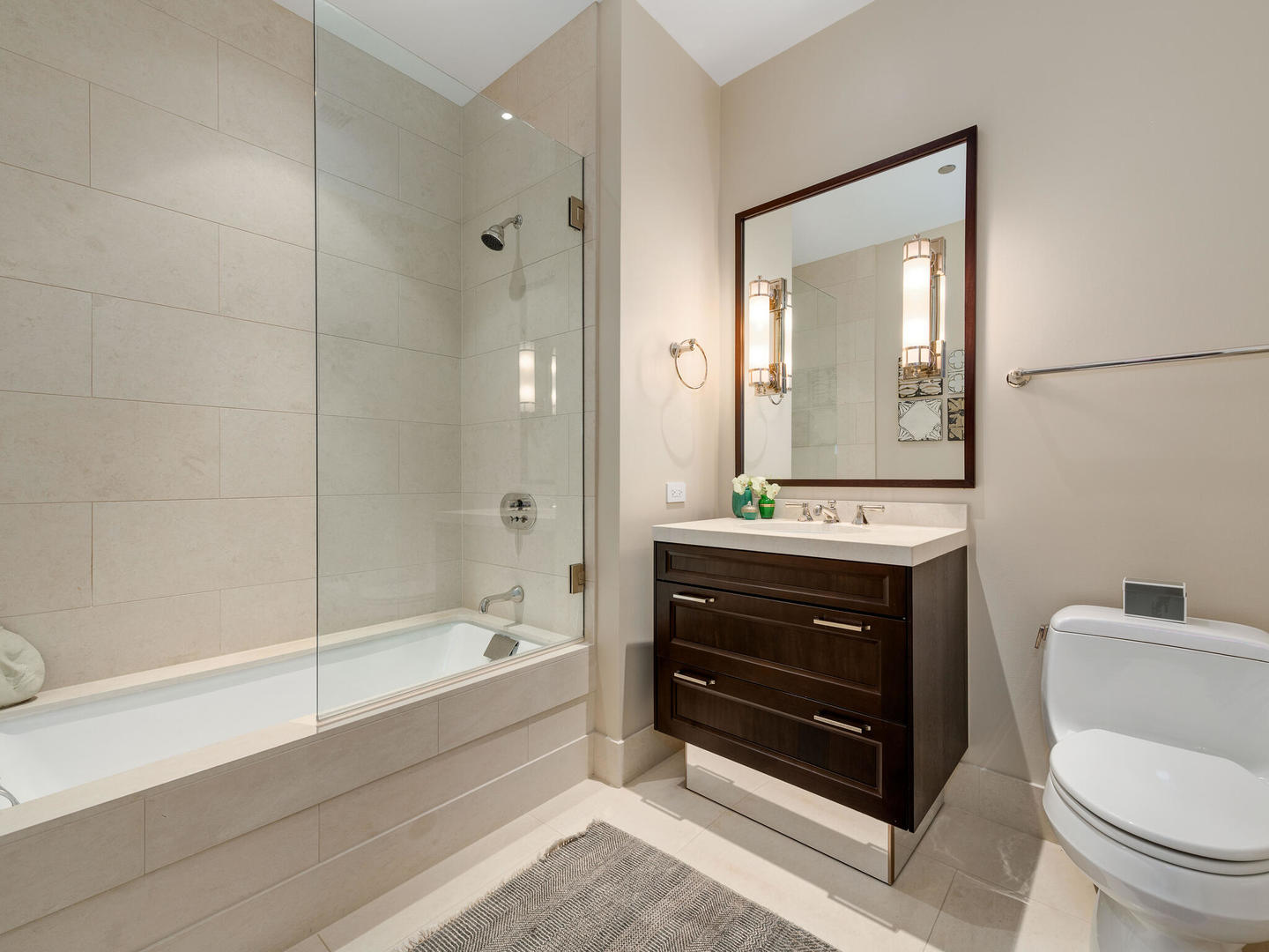 118 E Erie Street Unit: 24A