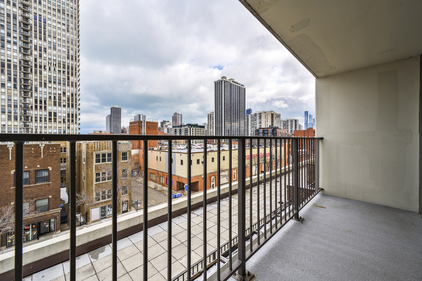 1636 N WELLS Street Unit: 501-503