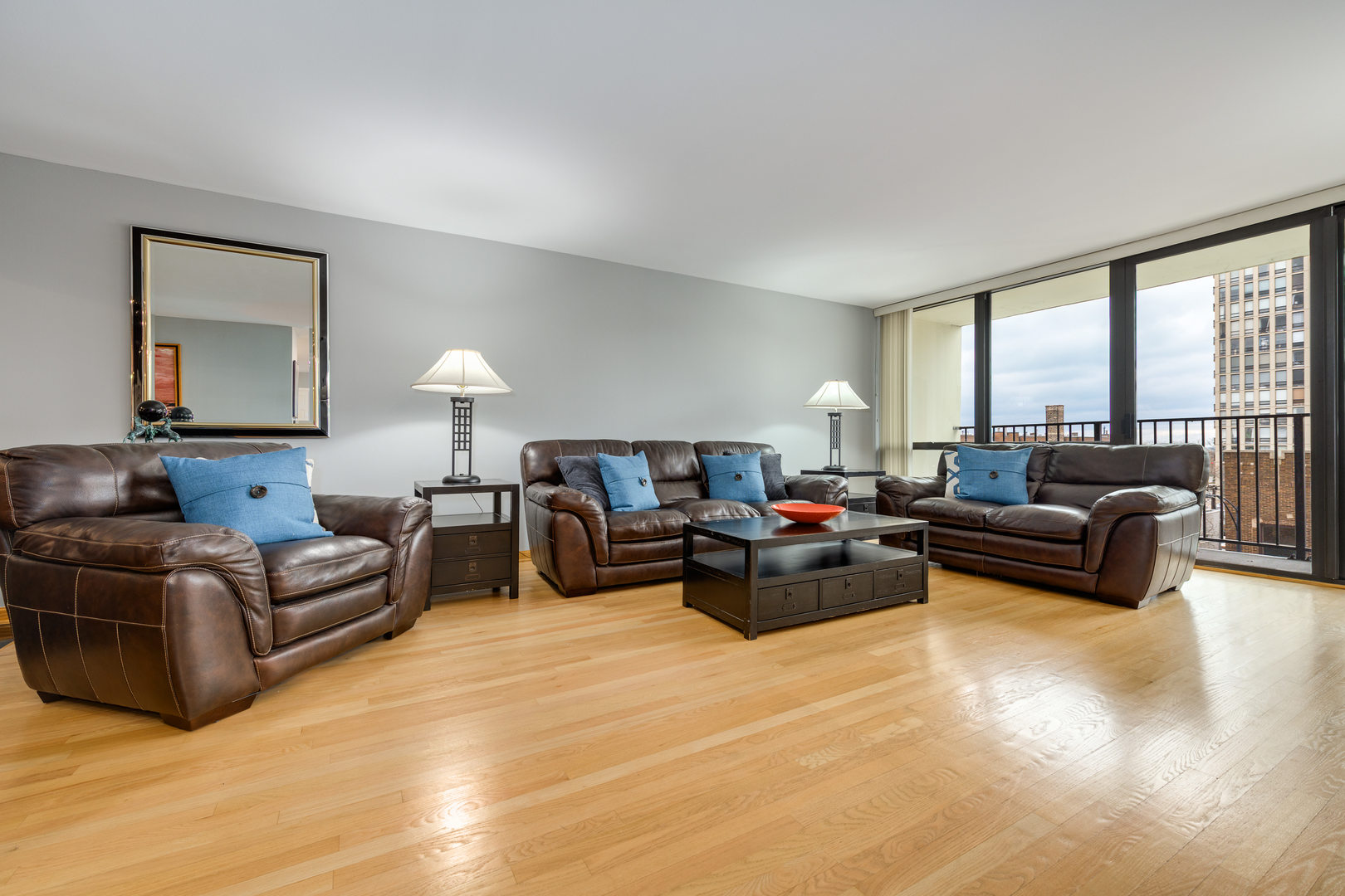 1636 N WELLS Street Unit: 501-503