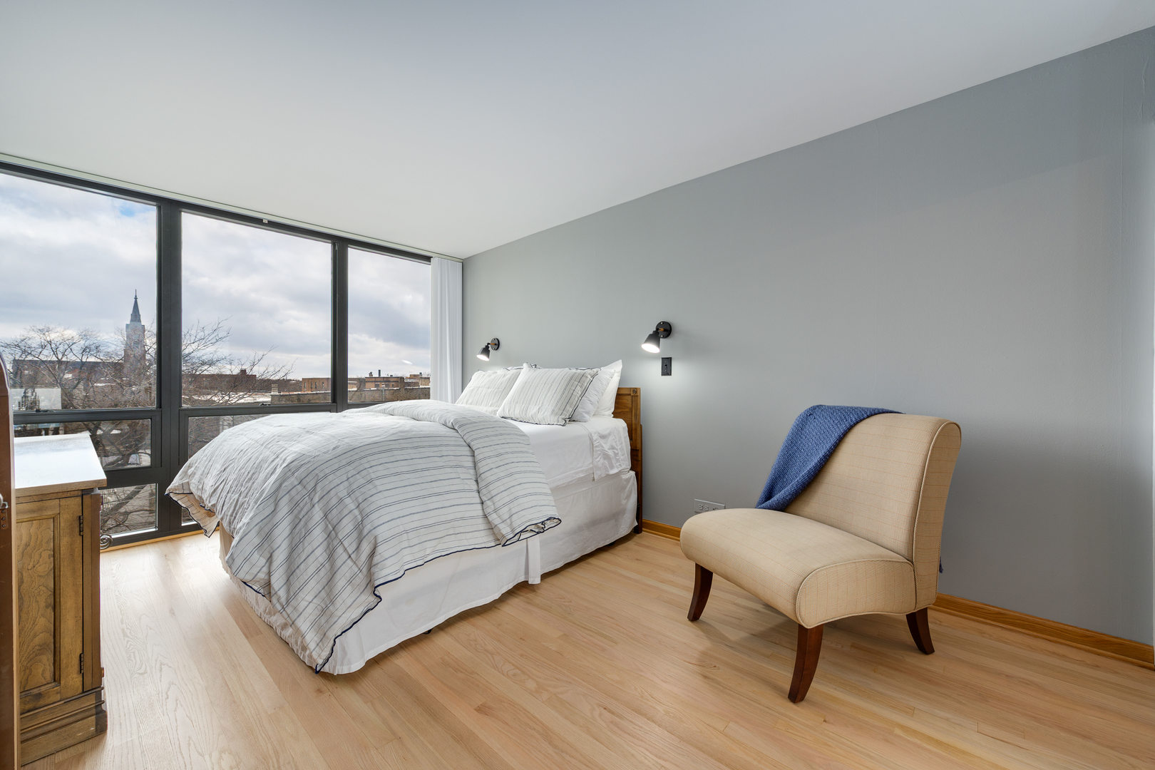 1636 N WELLS Street Unit: 501-503