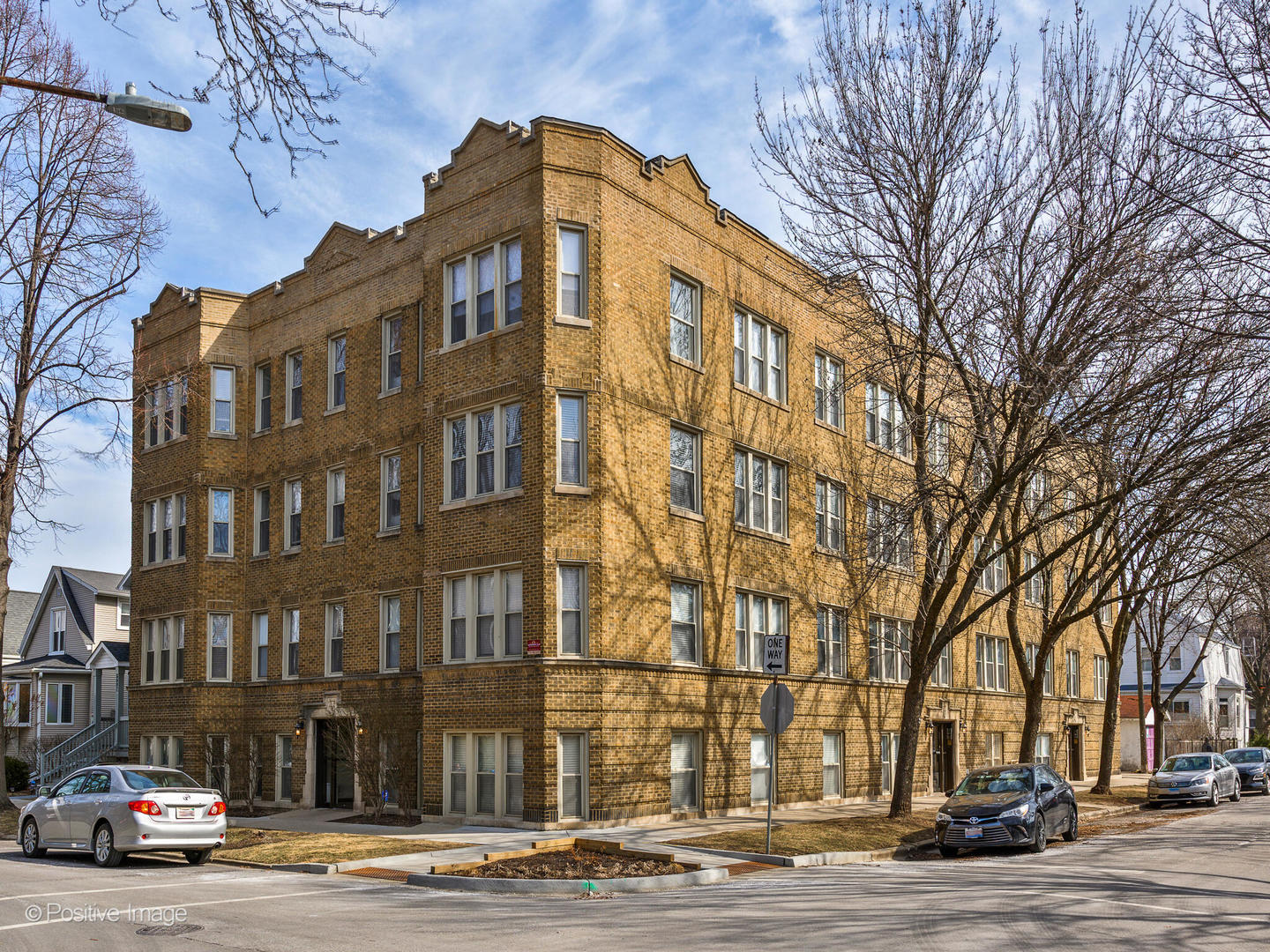 4901 N Leavitt Street Unit: B3