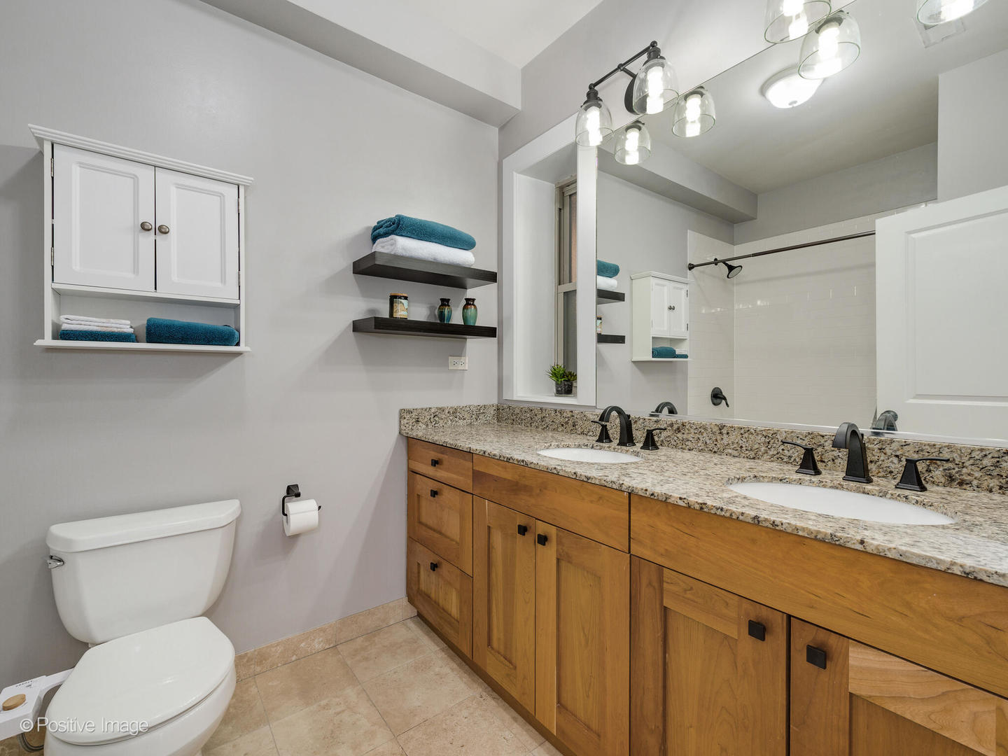 4901 N Leavitt Street Unit: B3