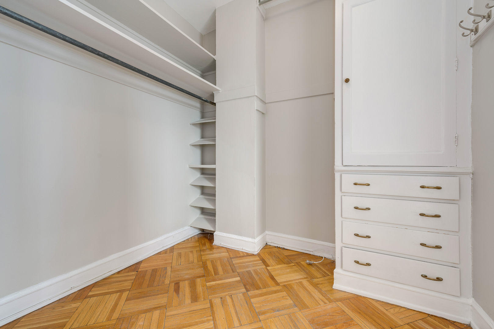 2000 N Lincoln Park West Parkway Unit: 1209