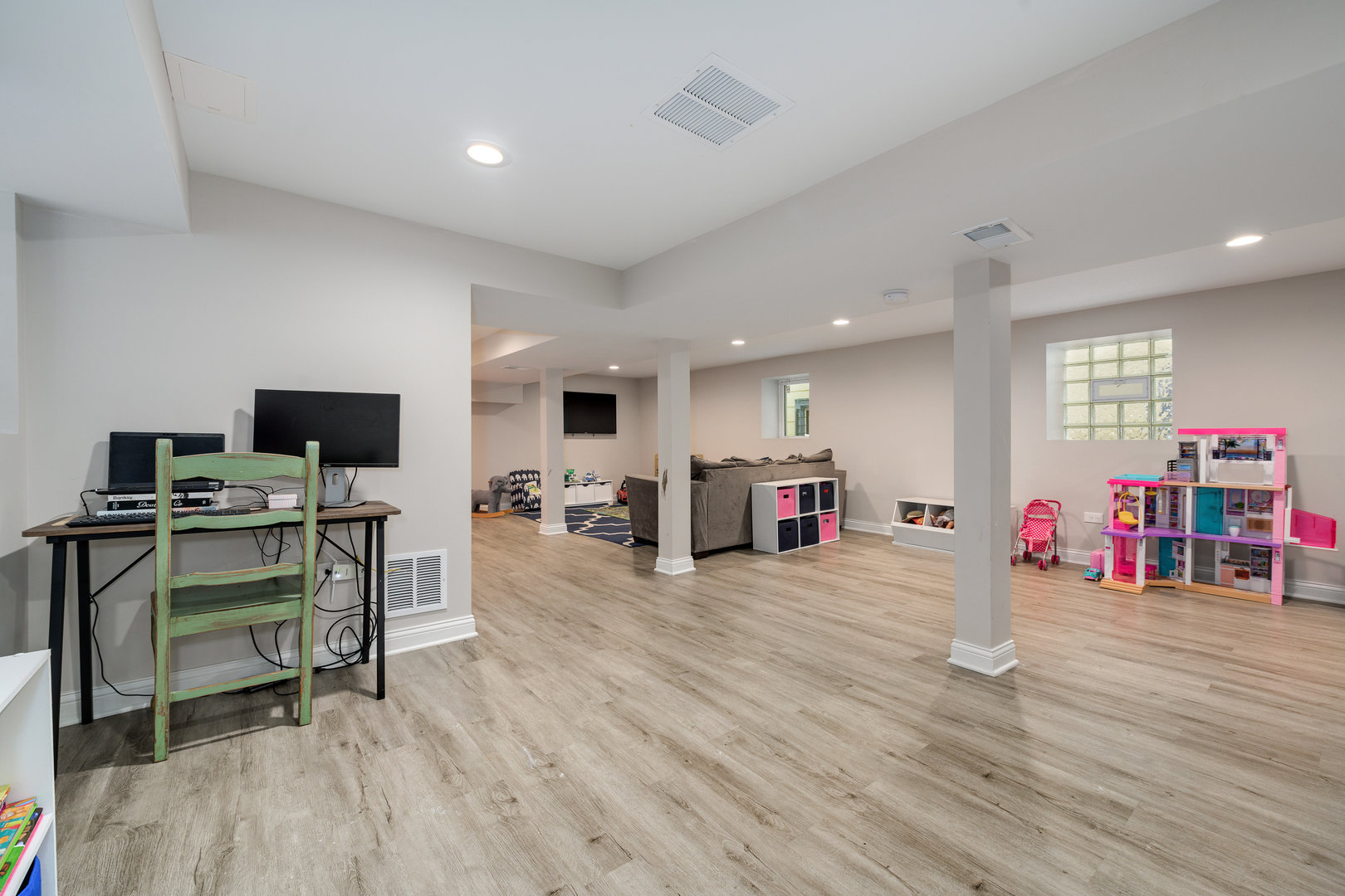 4045 N HAMLIN Avenue