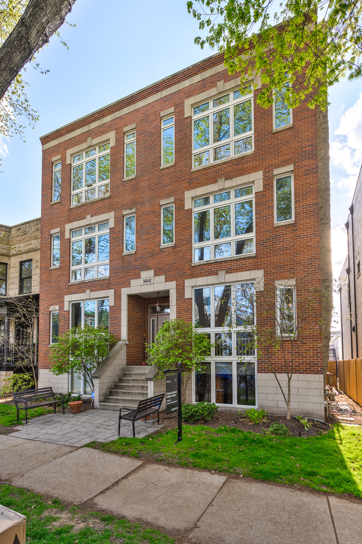 3640 N Bosworth Avenue Unit: 1N