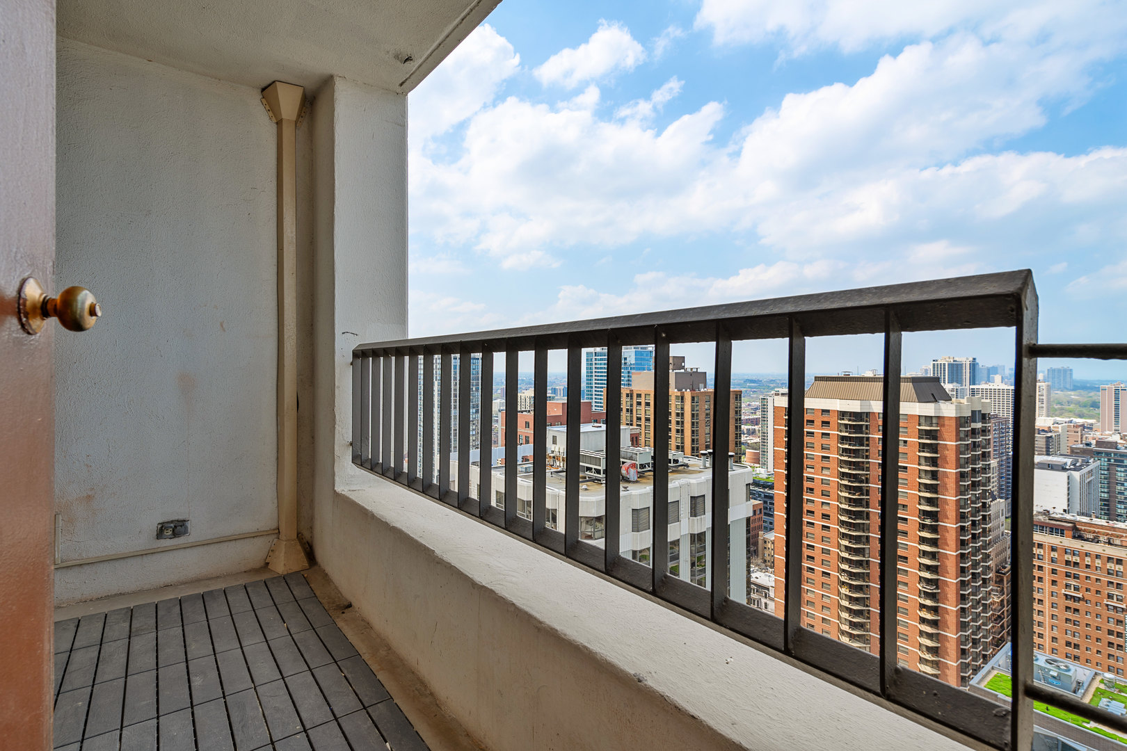 1030 N State Street Unit: 31C