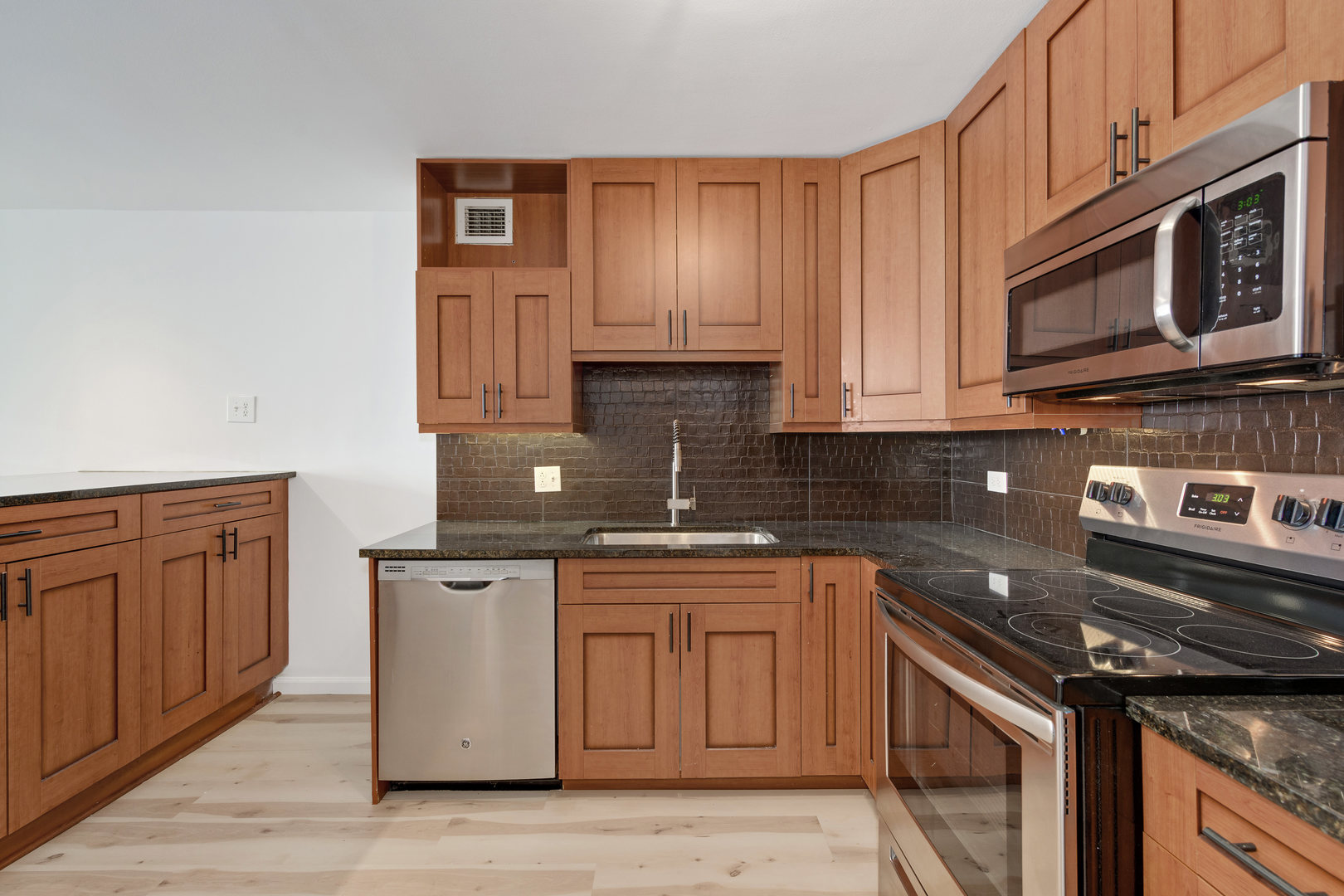 1030 N State Street Unit: 31C