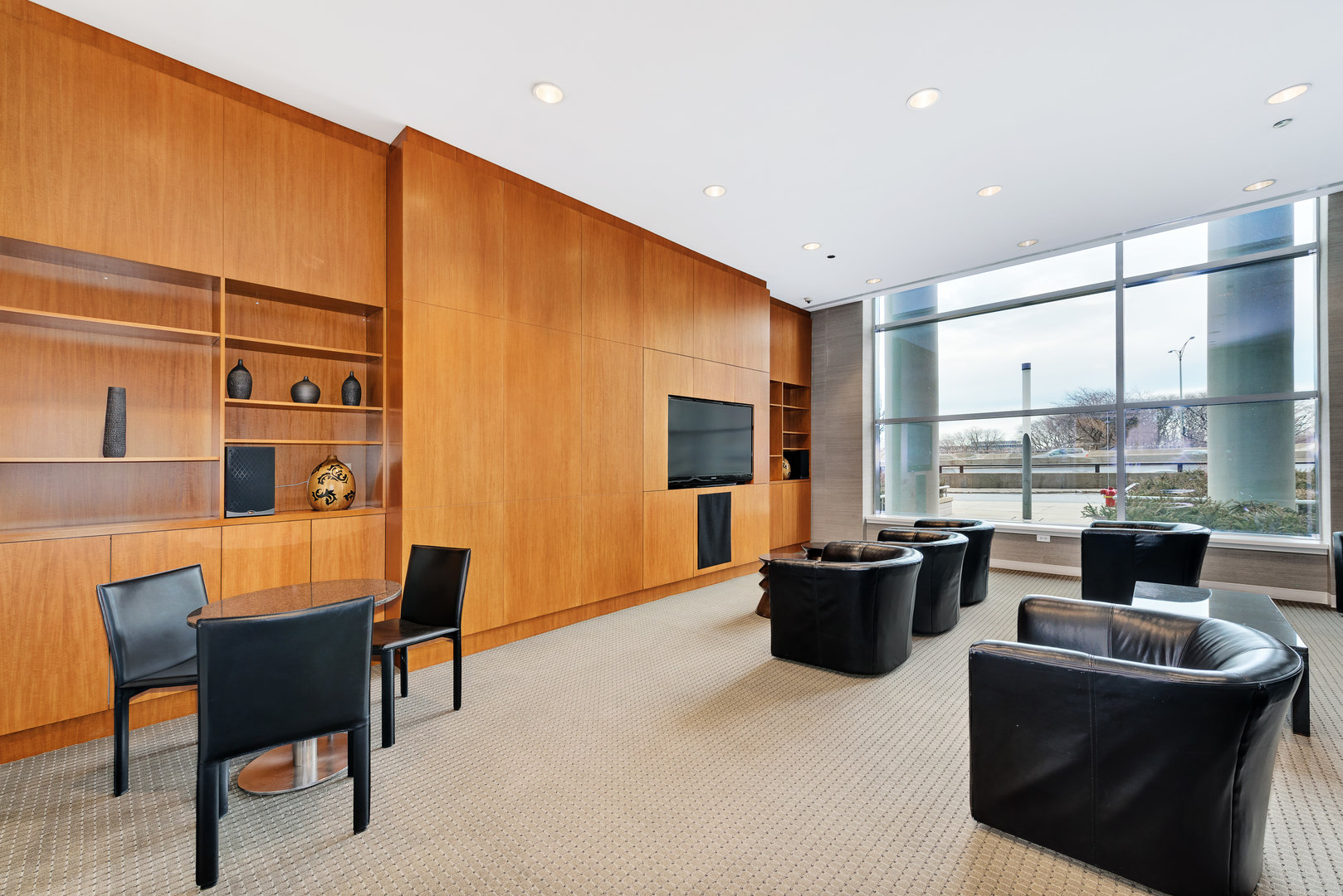 600 N LAKE SHORE Drive Unit: 1205