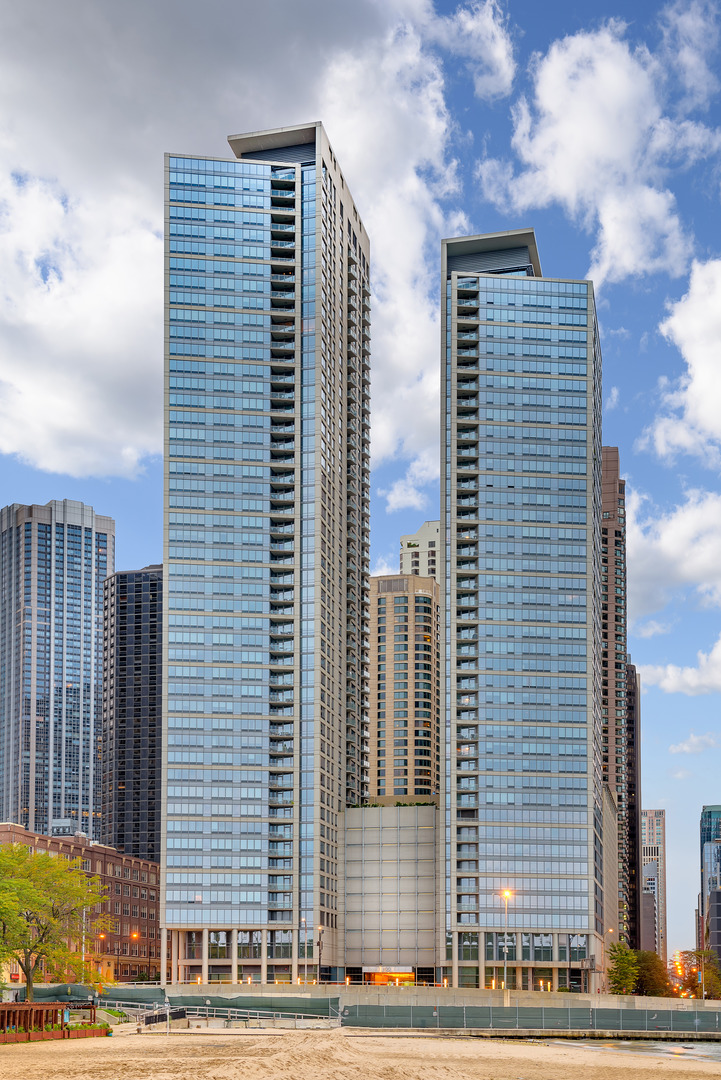 600 N LAKE SHORE Drive Unit: 1205